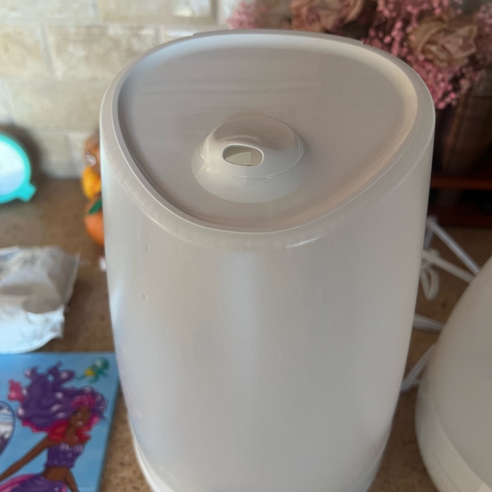 Vicks Humidifier - Picture 2 of 2